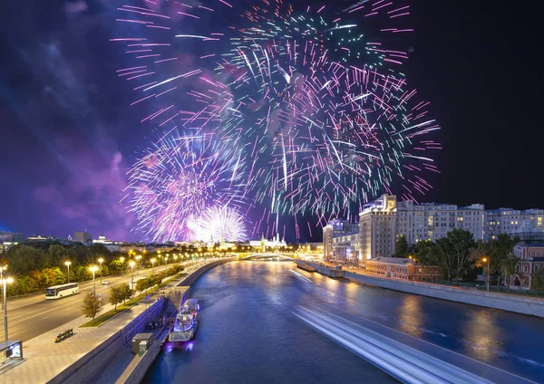 Fuegos Artificiales Sobre Kremlin Moscú Rusia Vista Más Popular Moscú —  Fotos de Stock