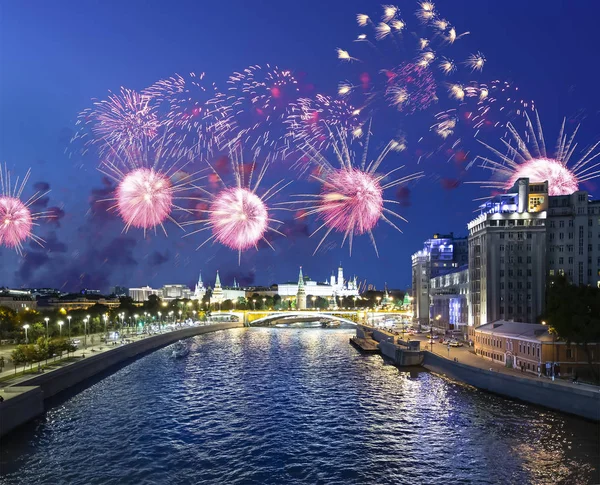 Fuegos Artificiales Sobre Kremlin Moscú Rusia Vista Más Popular Moscú — Foto de Stock