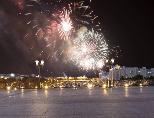 Πυροτεχνήματα Πάνω Από Κρεμλίνο Νύχτα Μόσχα Ρωσία Την Πιο Δημοφιλή — Φωτογραφία Αρχείου