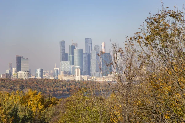 Uitzicht Stad Het Complex Van Wolkenkrabbers Moskou Stad Vanaf Mussenheuvels — Stockfoto