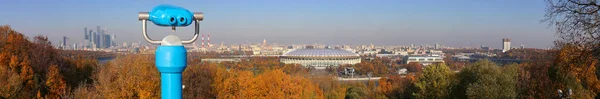 Panoramablick auf Zentralmoskau von den Spatzenhügeln oder vorobyovy — Stockfoto