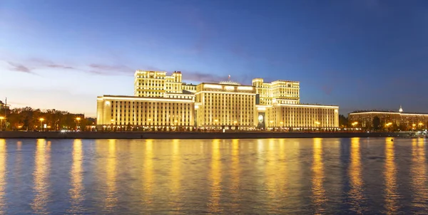 Główny Budynek Ministerstwa Obrony Federacji Rosyjskiej Minoboron Nocy Jest Organem — Zdjęcie stockowe