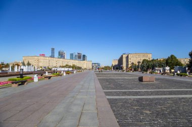 Moskova, Rusya Eylül 16, 2014: Poklonnaya Hill Zafer Parkı'nda savaş anıtı (Gora), Moskova, Rusya. Büyük Vatanseverlik Savaşı sırasında ölenlerin anısına inşa edilen anıt kompleksi.  