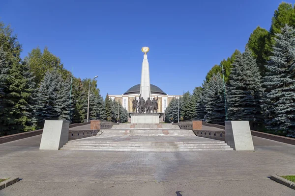 反ヒトラー連合の国々への記念碑 ポクロンナヤの丘の勝利公園のアレーパルチザン モスクワ ロシア — ストック写真