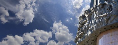 Moskova, Rusya Eylül 16, 2014: Poklonnaya Hill Zafer Parkı'nda savaş anıtı (Gora), Moskova, Rusya. Büyük Vatanseverlik Savaşı sırasında ölenlerin anısına inşa edilen anıt kompleksi.  