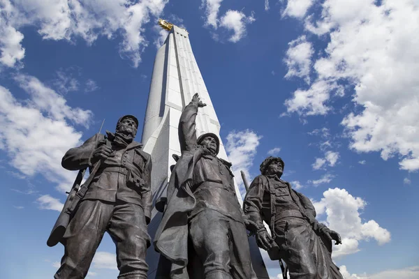 モスクワ ロシア 2014年9月16日 反ヒトラー連合の国々への記念碑 ポクロンナヤの丘の勝利公園のアレーパルチザン モスクワ ロシア — ストック写真