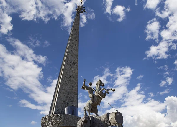 莫斯科 俄罗斯2014年9月16日 俄罗斯莫斯科波克隆纳亚山胜利公园的战争纪念馆 为纪念在伟大的卫国战争中牺牲的人们而建造的纪念建筑群 — 图库照片