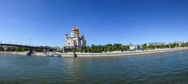 Vista Panorâmica Rio Moskva Catedral Cristo Salvador Dia Moscou Rússia — Fotografia de Stock