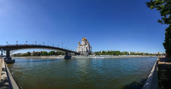 Panoramisch Uitzicht Moskva Rivier Christus Verlosser Kathedraal Dag Moskou Rusland — Stockfoto