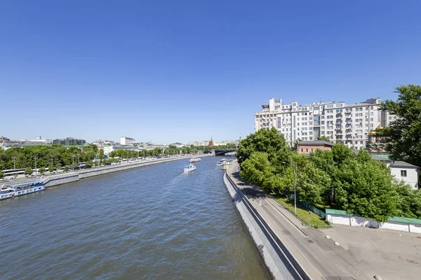 Uitzicht Rivier Moskva Grote Stenen Brug Het Kremlin Dag Moskou — Stockfoto