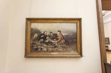 Moskova, Rusya - 07 Haziran 2019: Devlet Tretyakov Galerisi, Rusya'nın Moskova kentinde, Rus güzel sanatının dünyanın önde gelen deposu olan bir sanat galerisidir. Galeri'nin tarihi 1856'da başlar. Sanatçı V.Vasnetsov'un salonu. Koleksiyon - 130.000 sergi 