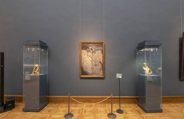 Moskova, Rusya - 07 Haziran 2019: Devlet Tretyakov Galerisi, Rusya'nın Moskova kentinde, Rus güzel sanatının dünyanın önde gelen deposu olan bir sanat galerisidir. Galeri'nin tarihi 1856'da başlar. Sanatçı V.Vasnetsov'un salonu. Koleksiyon - 130.000 sergi 