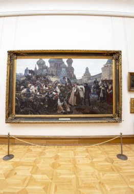 Moskova, Rusya - 07 Haziran 2019: Devlet Tretyakov Galerisi, Rusya'nın Moskova kentinde, Rus güzel sanatının dünyanın önde gelen deposu olan bir sanat galerisidir. Galeri'nin tarihi 1856'da başlar. Sanatçı V.Vasnetsov'un salonu. Koleksiyon - 130.000 sergi 
