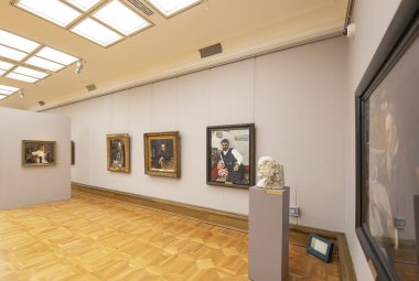 Moskova, Rusya - 07 Haziran 2019: Devlet Tretyakov Galerisi, Rusya'nın Moskova kentinde, Rus güzel sanatının dünyanın önde gelen deposu olan bir sanat galerisidir. Galeri'nin tarihi 1856'da başlar. Sanatçı V.Vasnetsov'un salonu. Koleksiyon - 130.000 sergi 