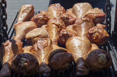 Izgarada tavuk budu.   