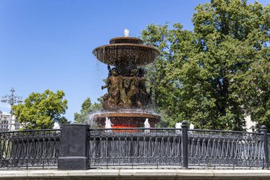 Çeşme Vitali (Petrovsky çeşme) Moskova Devrim Meydanı'nda, Rusya. Moskova'nın en eski çeşmelerinden biri 