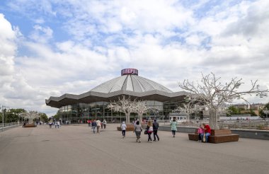 Moskova, Rusya - 13 Temmuz 2019: Vernadskogo Prospekt'teki Büyük Moskova Sirki (Moskova Devlet Sirki), Rusya 
