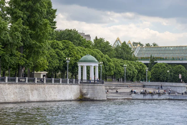 Moskou Rusland Mei 2018 Moskva Rivier Dijken Uitzicht Vanaf Toeristische — Stockfoto