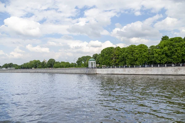 Moskou Rusland Mei 2018 Moskva Rivier Dijken Uitzicht Vanaf Toeristische — Stockfoto