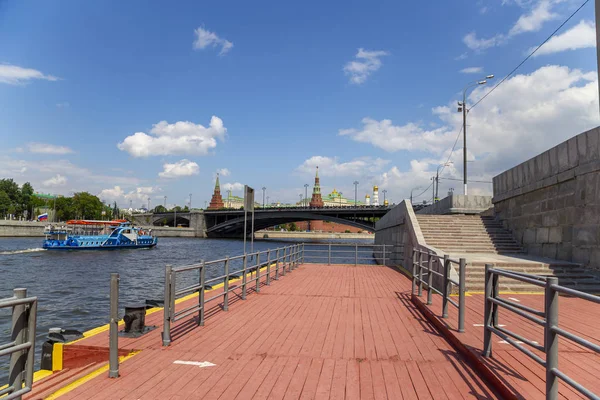 モスクワ ロシア5月23 2018 クレムリンとモスクワ川の眺め モスクワ ロシア モスクワの最も人気のある景色 — ストック写真