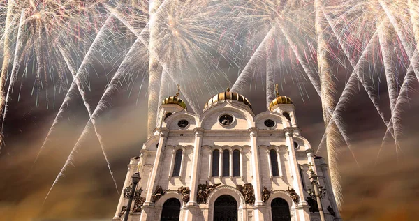 キリストの上の花火救い主大聖堂 モスクワ ロシア — ストック写真