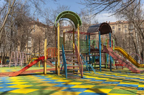 Parque Infantil Público Num Dia Sol Moscou Rússia — Fotografia de Stock