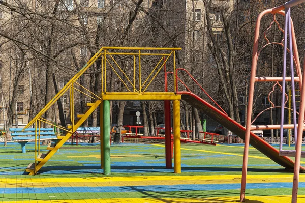 Openbare Speelplaats Een Zonnige Dag Moskou Rusland — Stockfoto