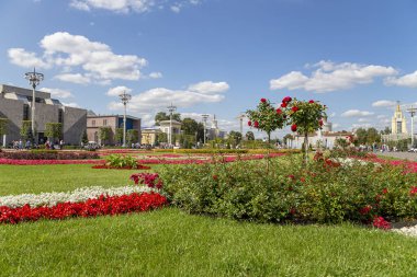 Moskova, Rusya - 23 Ağustos 2019: Vdnkh (Tüm Rusya Sergi Merkezi, Ayrıca Tüm Rusya Sergi Merkezi olarak da adlandırılır), Moskova, Rusya topraklarında ki simge yapılar.   