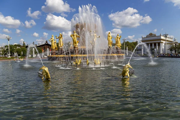 莫斯科 俄罗斯 2019年8月23日 喷泉友谊 1951 建筑师K 托普里泽和G 康斯坦丁诺夫斯基的喷泉项目 Vdnkh 全俄罗斯展览中心 — 图库照片