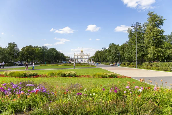 Moskwa Rosja Sierpnia 2019 Główne Wejście Vdnkh All Rosja Exhibition — Zdjęcie stockowe