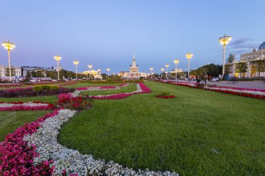 Moskova, Rusya - 30 Ağustos 2019: Vdnkh (Tüm Rusya Sergi Merkezi, Ayrıca Tüm Rusya Sergi Merkezi olarak da adlandırılır), Moskova, Rusya topraklarında ki simge yapılar. 