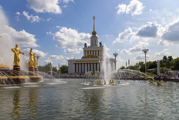 Moscow Oroszország Augusztus 2019 Fountain Barátság Nemzetek 1951 Projekt Szökőkút — Stock Fotó