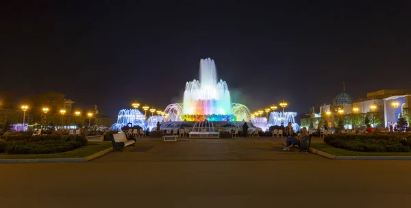 モスクワ ロシア 2019年8月30日 モスクワのVdnkhで噴水石の花 Vdnkh すべてのロシアの展示センターと呼ばれる モスクワ ロシアの恒久的な汎用貿易ショーです — ストック写真