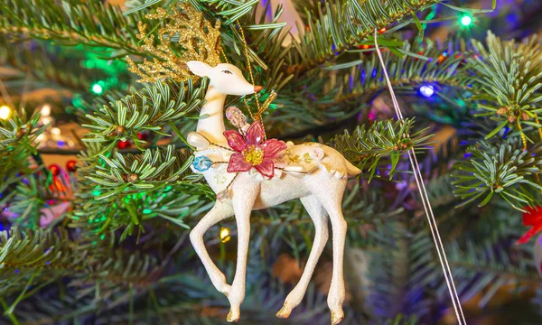 Hermoso Árbol Navidad Con Juguetes Decorativos Navidad —  Fotos de Stock