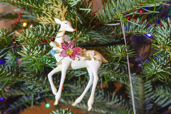 Hermoso Árbol Navidad Con Juguetes Decorativos Navidad —  Fotos de Stock