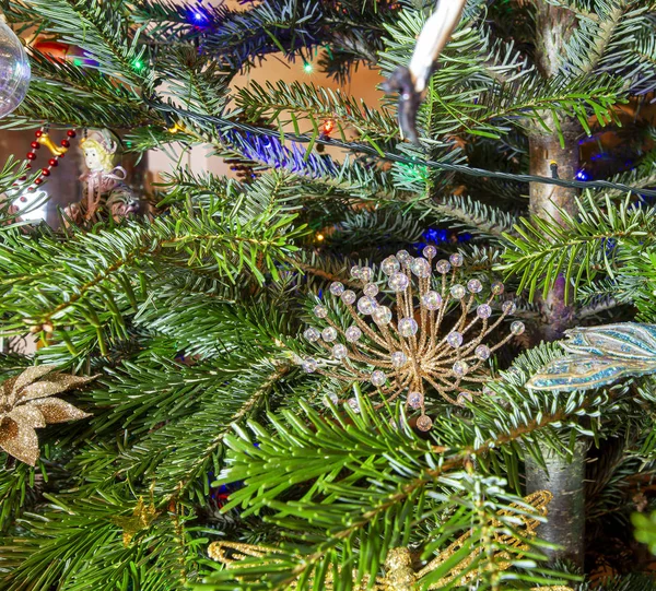 Hermoso Árbol Navidad Con Juguetes Decorativos Navidad —  Fotos de Stock