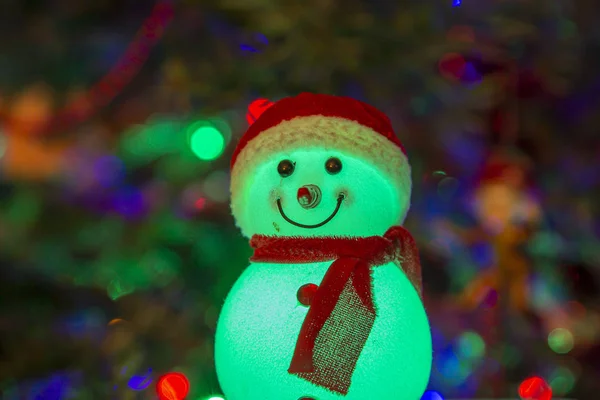 Vackra Jul Dekorativa Leksaker Närbild Glödande Snögubbe — Stockfoto