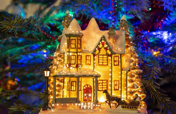 Mooie Kerstboom Met Decoratieve Chritmas Speelgoed — Stockfoto