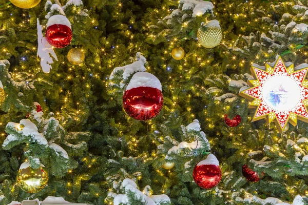 Bela Árvore Natal Com Brinquedos Chritmas Decorativos — Fotografia de Stock