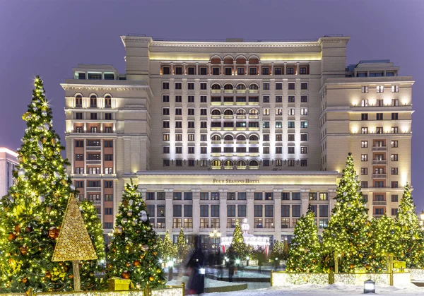 Dekorację Świąteczną Sylwester Moskwie Nocy Rosja Manege Square Pobliżu Kremla — Zdjęcie stockowe