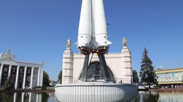 Moscow Russia August 2019 Spaceship Vostok Monument First Soviet Rocket — Stock Video