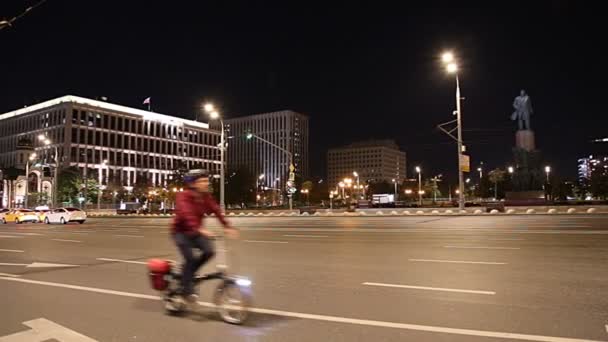 Moscú Rusia Septiembre 2019 Coches Tráfico Por Plaza Kaluzhskaya Por — Vídeos de Stock