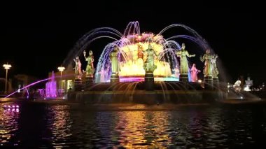Fountain Friendship of Nations (1951-54), mimarlar K. Topuridze ve G. Konstantinovsky 'nin kaynak projesi) -- Vdnkh (All-Russia Exhibition Centre), Moskova, Rusya 