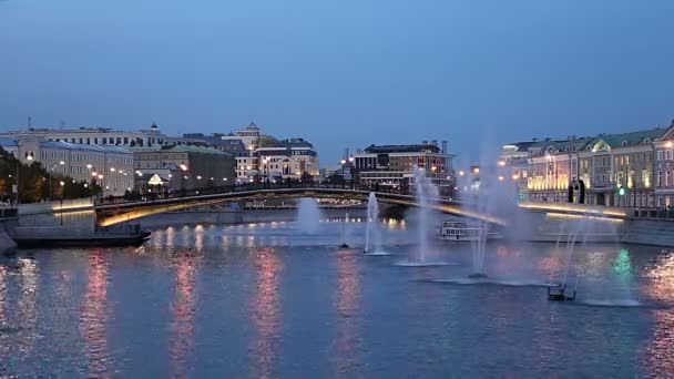 Moskau Russland September 2019 Brunnen Auf Dem Entwässerungskanal Bolotnaya Damm — Stockvideo