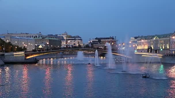 Moskau Russland September 2019 Brunnen Auf Dem Entwässerungskanal Bolotnaya Damm — Stockvideo