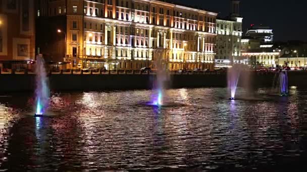 Fontane Sul Canale Drenaggio Bolotnaya Embankment Kadashevskaya Naberezhnaya Embankment Luzhkov — Video Stock