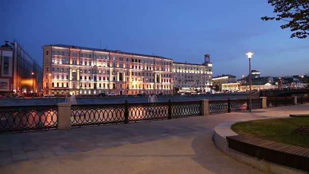Bolotnaya Dijk Riolering Kanaal Nachts Moskou Historische Centrum Populaire Bezienswaardigheid — Stockvideo