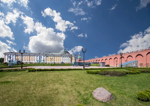 Inne Moskva Kreml Ryssland Dag Mot Den Molniga Himlen — Stockfoto