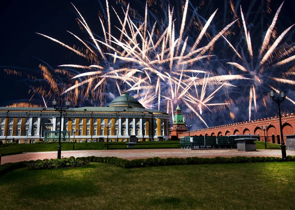 Fogos Artifício Sobre Kremlin Moscou Durante Dia Vitória Segunda Guerra — Fotografia de Stock