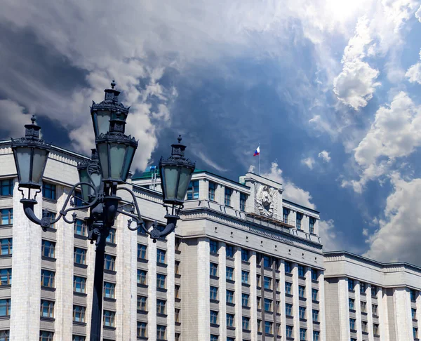 Edifício Duma Estatal Assembleia Federal Federação Russa Contexto Nuvem Moscou — Fotografia de Stock